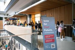 federal election voting line